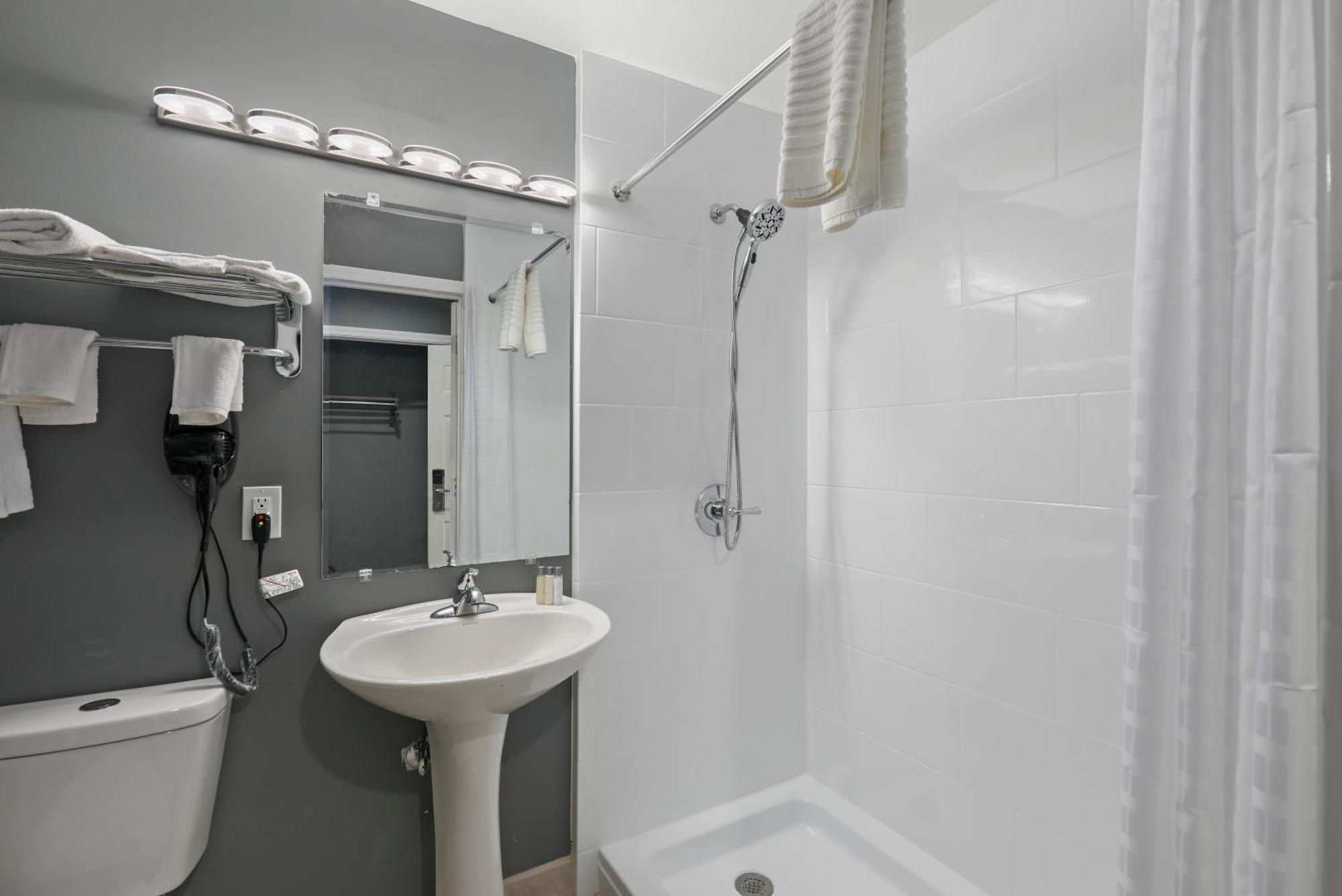 Four Seasons Country Inn Glasgow Eksteriør bilde